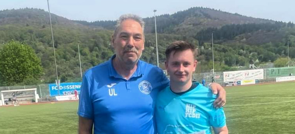 Bild Vorstand und Spieler nach 200 Spielen